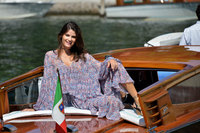 Isabeli Fontana Longsleeve T-shirt #3310769