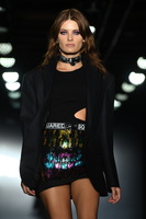 Isabeli Fontana Longsleeve T-shirt #3796009