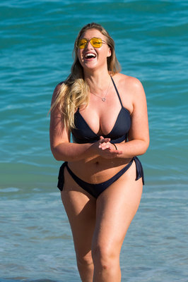 Iskra Lawrence stickers 2950639