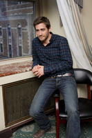 Jake Gyllenhaal Sweatshirt #2444074