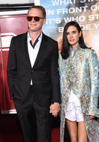 Jennifer Connelly Longsleeve T-shirt #2801390