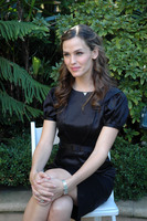 Jennifer Garner Sweatshirt #2277959