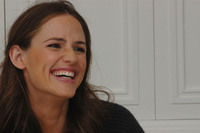 Jennifer Garner Sweatshirt #2294377