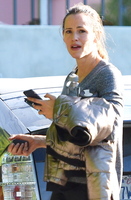 Jennifer Garner hoodie #2906724