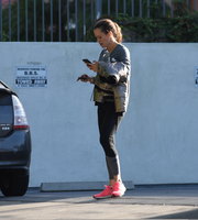 Jennifer Garner Sweatshirt #2906774