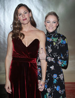 Jennifer Garner Sweatshirt #2906855