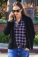 Jennifer Garner Sweatshirt #3068362