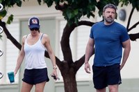 Jennifer Garner Sweatshirt #3228596