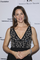 Jennifer Garner Sweatshirt #3766194