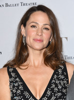 Jennifer Garner Sweatshirt #3766217