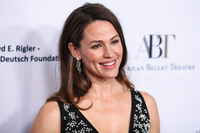 Jennifer Garner Sweatshirt #3766274
