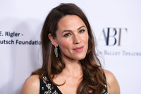 Jennifer Garner Sweatshirt #3766302