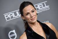Jennifer Garner Sweatshirt #3795254