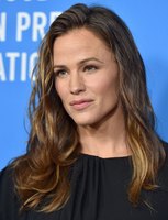 Jennifer Garner Sweatshirt #3795294