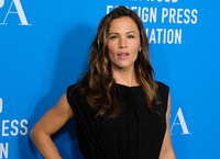 Jennifer Garner Sweatshirt #3795440