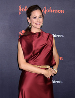 Jennifer Garner Sweatshirt #3795534