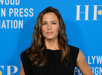 Jennifer Garner Sweatshirt #3795557