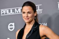 Jennifer Garner Sweatshirt #3795679