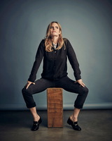 Jennifer Jason Leigh Longsleeve T-shirt #3657432