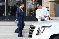 Jennifer Lopez Sweatshirt #3240100