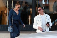 Jennifer Lopez tote bag #G1482203