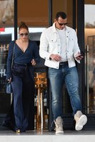 Jennifer Lopez Sweatshirt #3240159