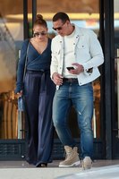 Jennifer Lopez tote bag #G1482290