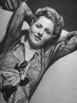 Joan Fontaine Poster 2672502