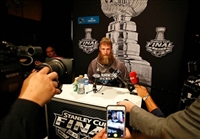 Joe Thornton Sweatshirt #3574206