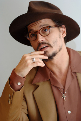 Johnny Depp Poster 2400759