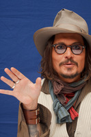 Johnny Depp Longsleeve T-shirt #2447412