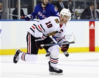 Jonathan Toews Sweatshirt #3557120