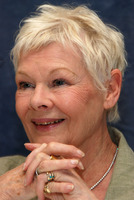Judi Dench Longsleeve T-shirt #2245046