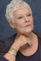 Judi Dench Sweatshirt #2459399