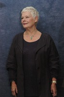 Judi Dench Longsleeve T-shirt #2459410