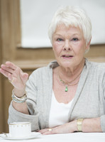 Judi Dench Longsleeve T-shirt #2474204