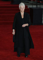 Judi Dench Longsleeve T-shirt #3070836