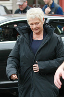 Judi Dench Sweatshirt #3070841