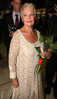 Judi Dench Sweatshirt #3070906