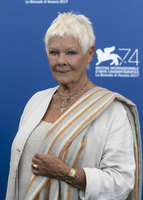 Judi Dench Longsleeve T-shirt #3070975