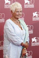 Judi Dench Sweatshirt #3070983