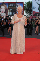 Judi Dench Longsleeve T-shirt #3070998