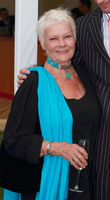 Judi Dench Longsleeve T-shirt #3071048