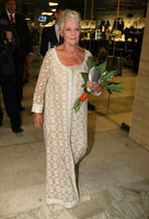 Judi Dench Longsleeve T-shirt #3071189