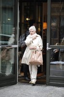 Judi Dench Longsleeve T-shirt #3071383