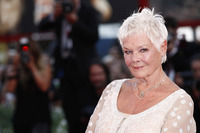 Judi Dench Longsleeve T-shirt #3071470