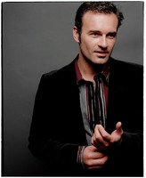 Julian McMahon Longsleeve T-shirt #2211290