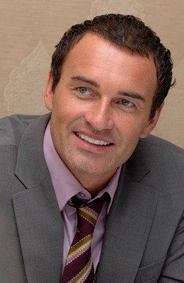 Julian McMahon Poster 2229033