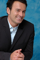 Julian McMahon Sweatshirt #2229038