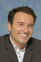 Julian McMahon Sweatshirt #2259852